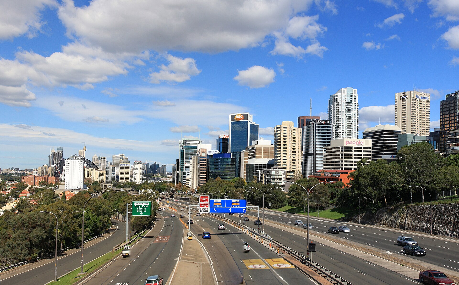 The Warringah Freeway at North Sydney looking south toward the Sydney Harbour Bridge